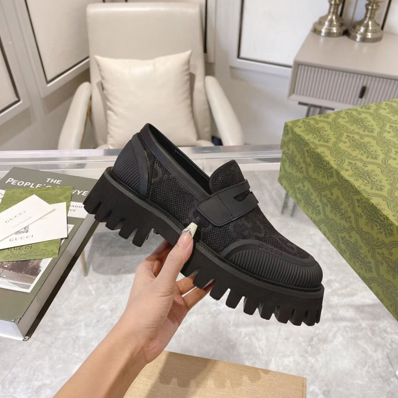 G*u*i casual shoes